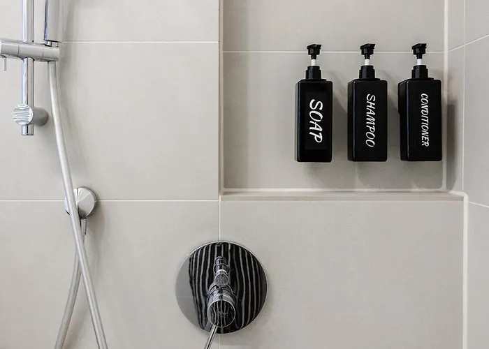 Stylish Suite, Balcony, Augarten & Center דירה *