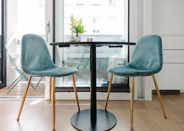 Stylish Suite, Balcony, Augarten & Center דירה *