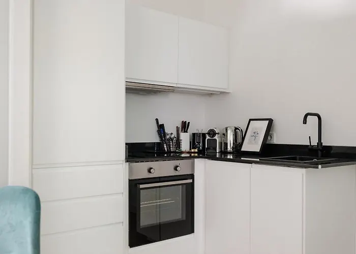 Stylish Suite, Balcony, Augarten & Center דירה וינה