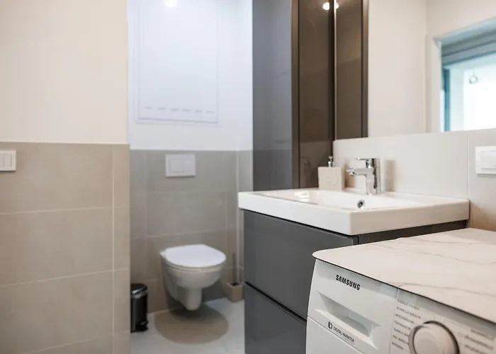 Stylish Suite, Balcony, Augarten & Center