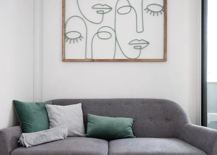 Stylish Suite, Balcony, Augarten & Center דירה *