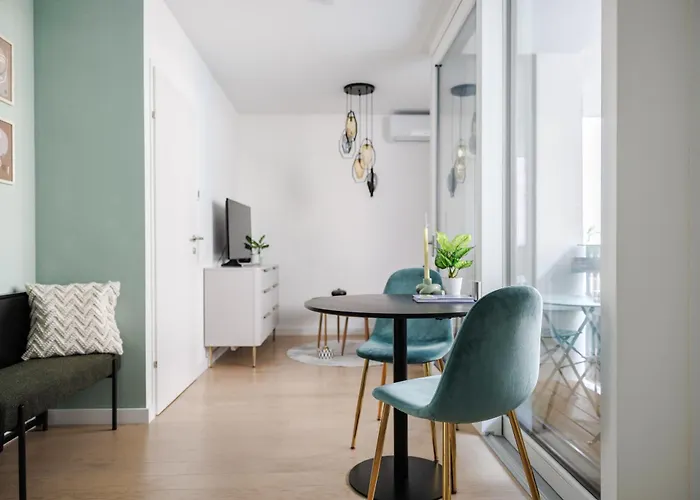 Stylish Suite, Balcony, Augarten & Center וינה